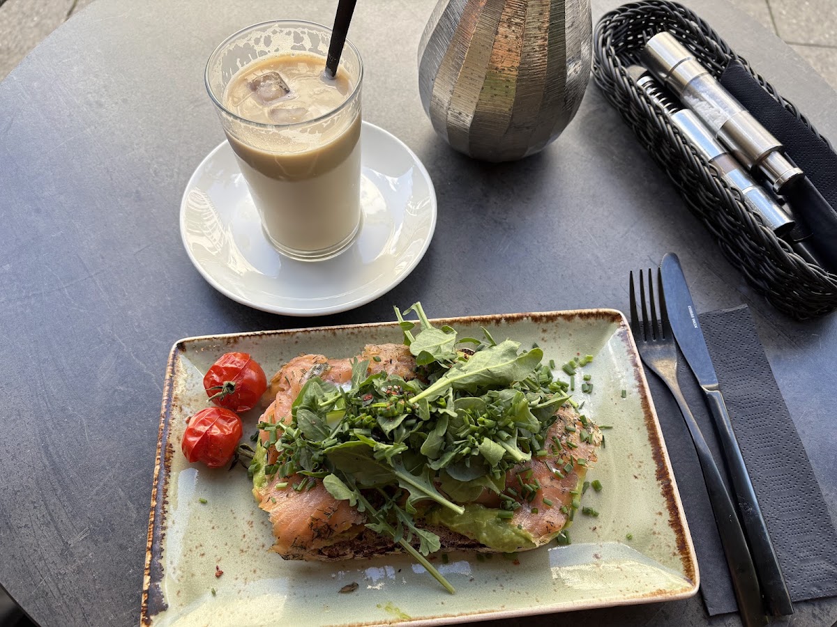 VOLLATHS — Cafe